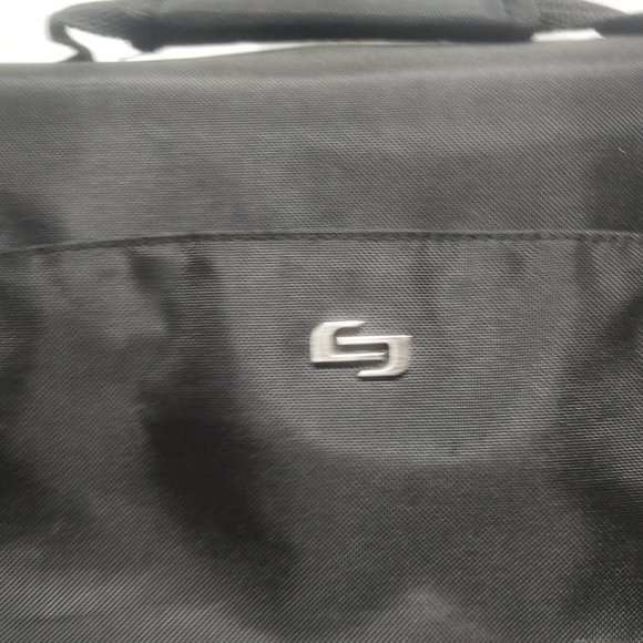 Solo Carrying Case Briefcase for 16" Notebook -Black Used/ Like New - Picture 3 of 16